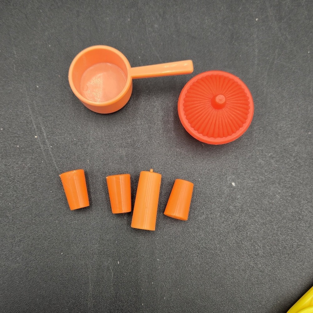 Vtg Barbie Dollhouse Replacement‎ Cups Pot Orange